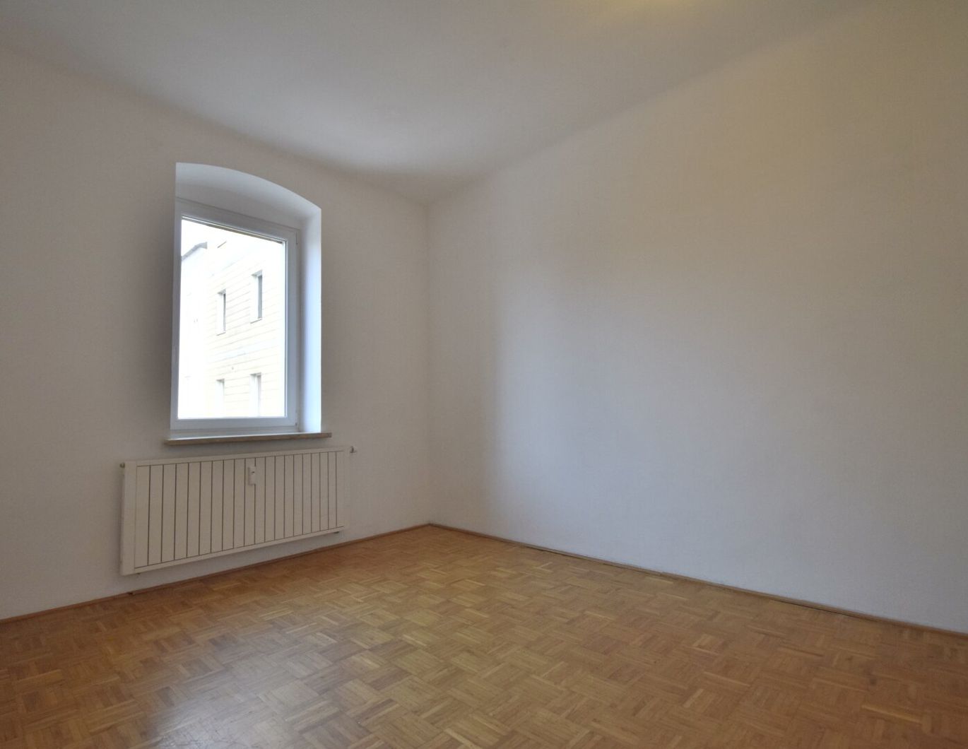 HÜBSCHE WOHNUNG IN LINZ - JETZT BESICHTIGEN - EINZUG KURZFRISTIG MÖGLICH !!