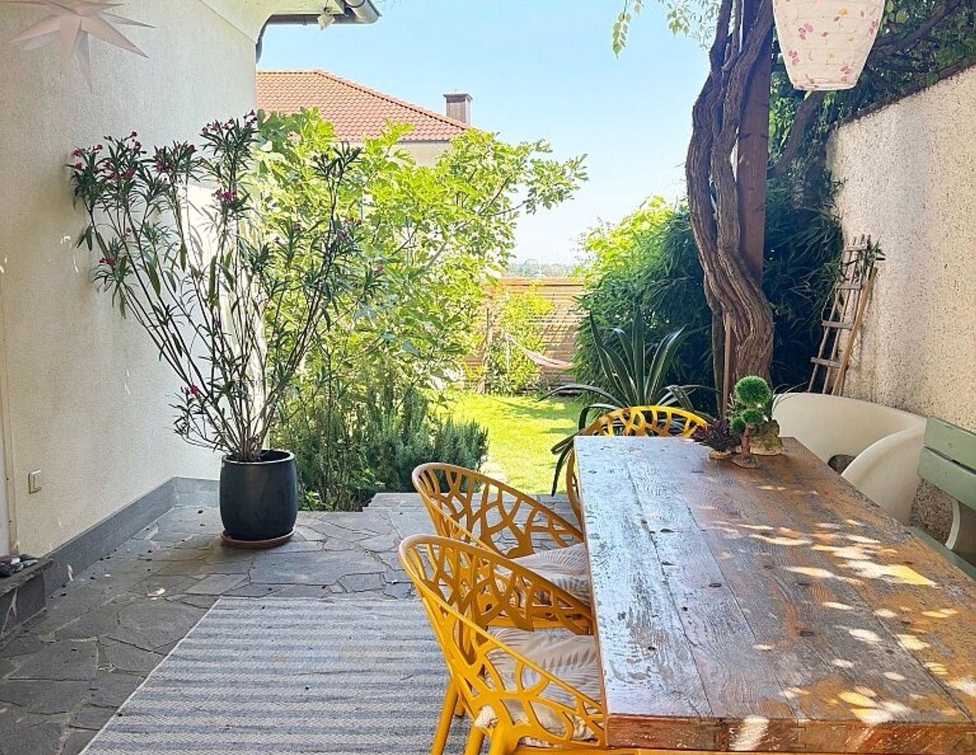 Sonnige großzügige Doppelhaushälfte - 5 Zimmer - toller Garten