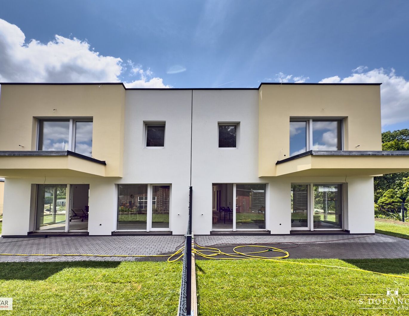 NEU! ++ ERSTBEZUG / ZIEGELMASSIV / SCHÜSSELFERTIG ++ 152,50 m² ++ 5 ZIMMER + 2 BALKONE + TERRASSE + EIGENGARTEN + 2 PKW Stellplätze ++