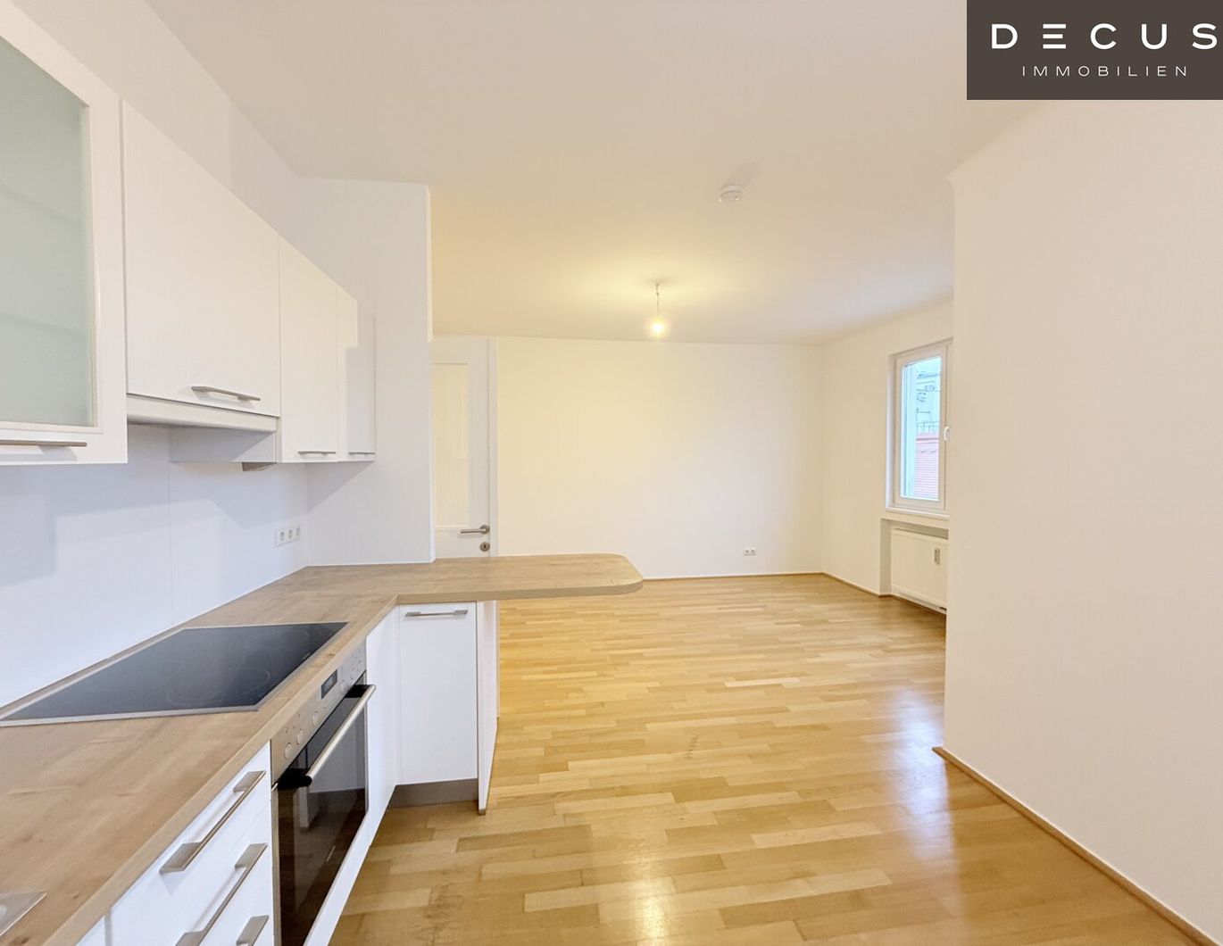 | 1. STOCK | SCHWEDENPLATZ | 3 ZIMMER | BAD MIT BADEWANNE | AB SOFORT VERFÜGBAR