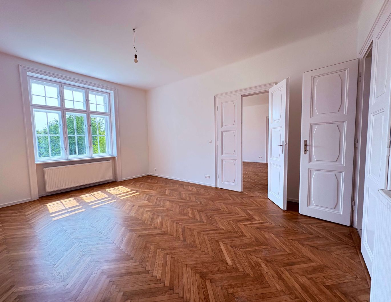 Erstbezug 151m2, 5 Zimmer in Villenetage mit Gartenanteil und Parkplatz