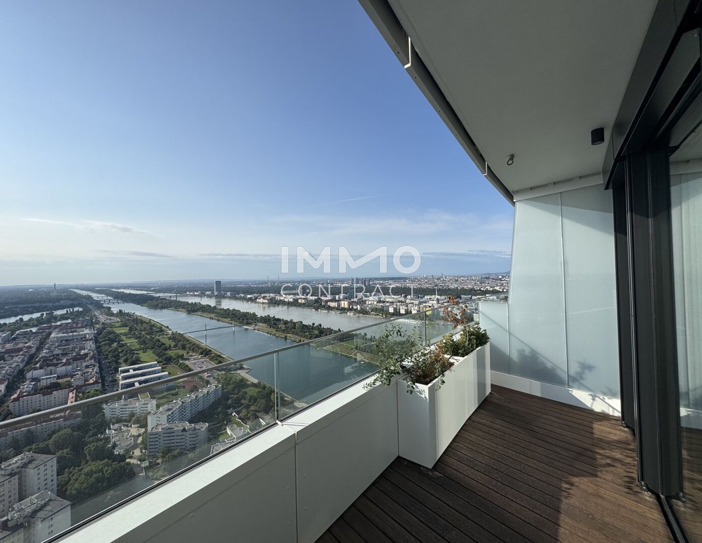 ERSTBEZUG: Atemberaubende Aussicht, außergewöhnliches Wohnvergnügen, perfekte Infrastruktur!