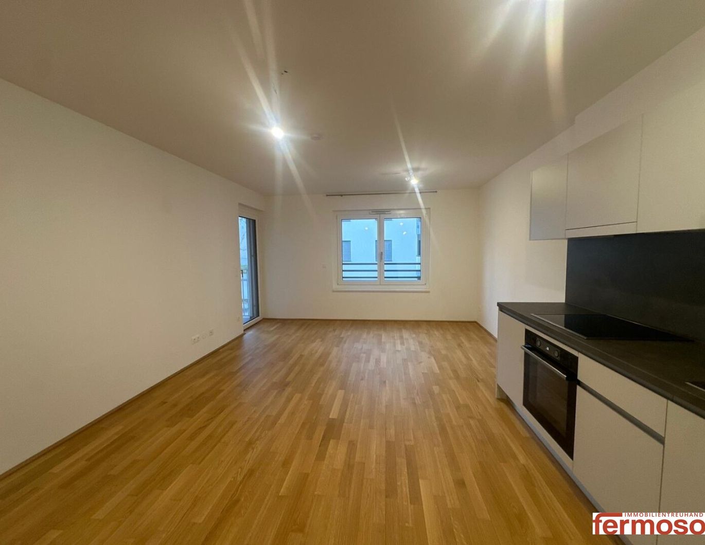 Moderne 2-Zimmer-Wohnung mit Loggia, Tiefgarage & U-Bahn-Nähe in 1210 Wien, 55m², €1.099