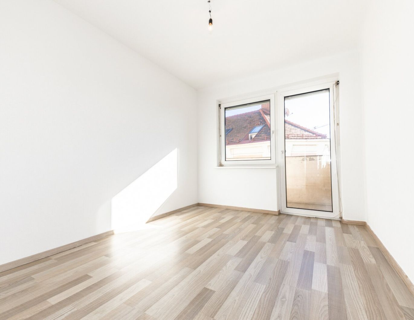 OHNE PROVISON I TOP-SANIERT I 4 ZIMMER I LENDPLATZ I XXL-BALKON I SEHR HELL I RUHIG I HAUSTIERE WILLKOMMEN I PARKPLATZ I PROJEKT WOHNEN I