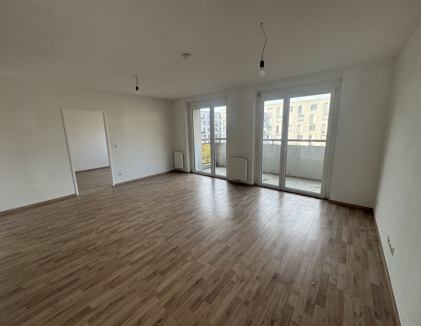 Geräumige 2-Zimmer Genossenschaftswohnung mit großzügiger Freifläche! - unbefristeter Mietvertrag