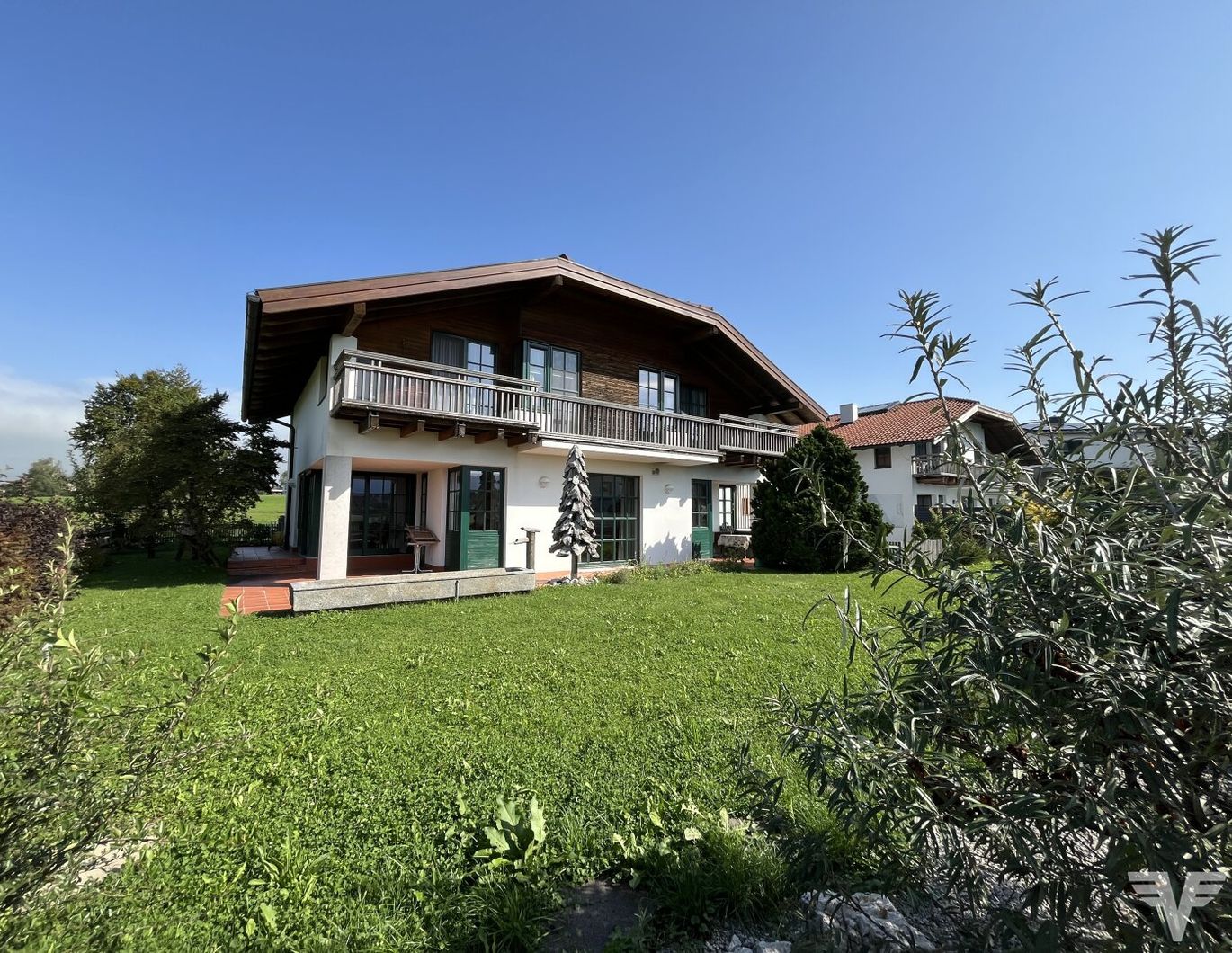 Landhausvilla DELUXE mit Seeblick und Hallenbad