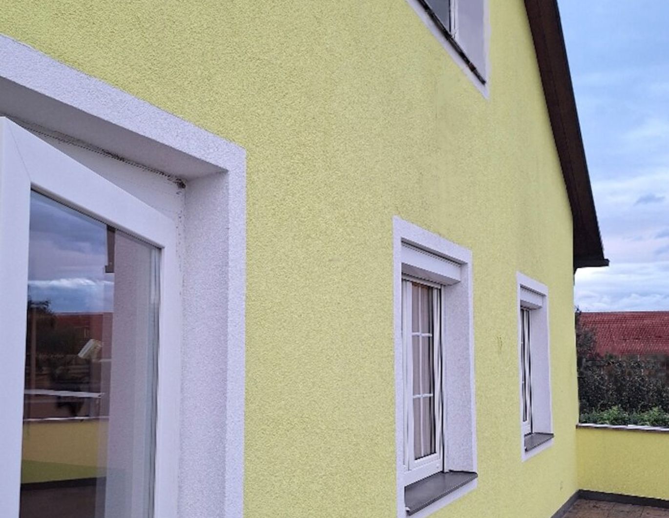 K3 - TOP GELEGENHEIT! Wunderschönes großes Wohnhaus mit großem Garten. Elegante und hochwertige Ausstattung. Ruhige Lage. Großer Keller mit Werkausstattung. Preis reduziert.