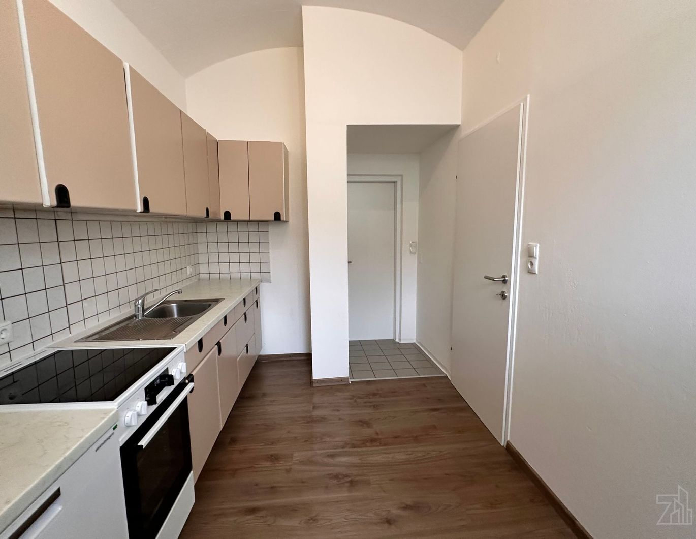 60 m² Souterrain-Wohnung im historischen Zinshaus - ideal für Paare
