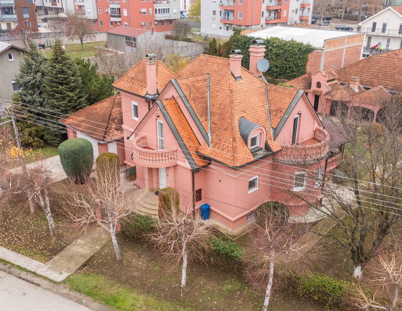 Ekskluzivna porodična kuća/Vila sa velikim placem