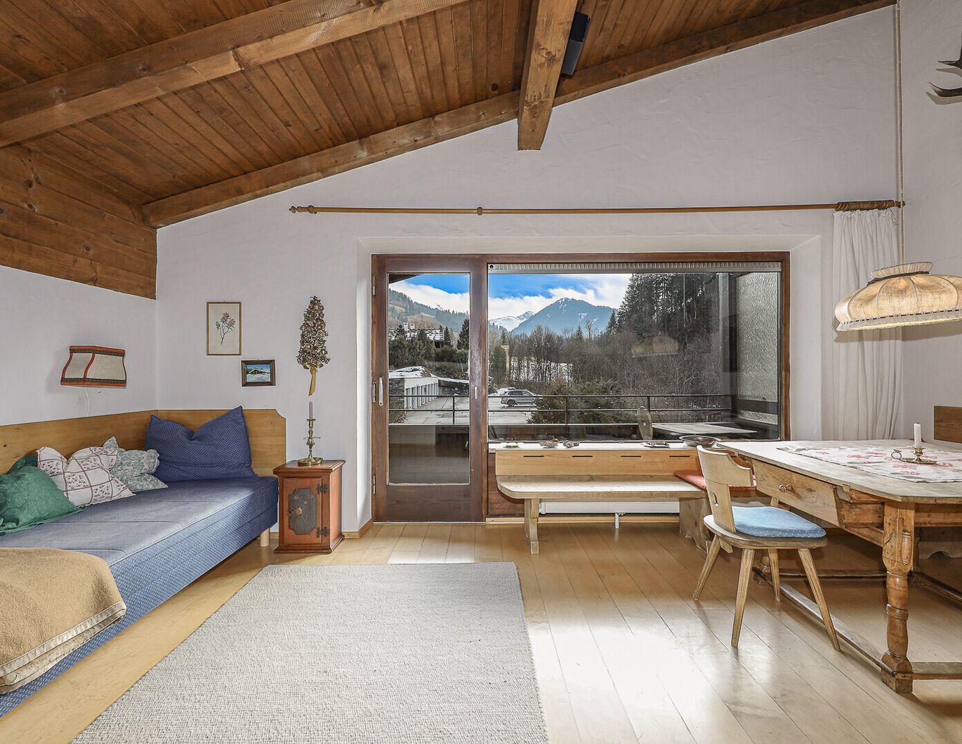 Dachgeschoss-Freizeitwohnsitz in Toplage auf der Bichlalm