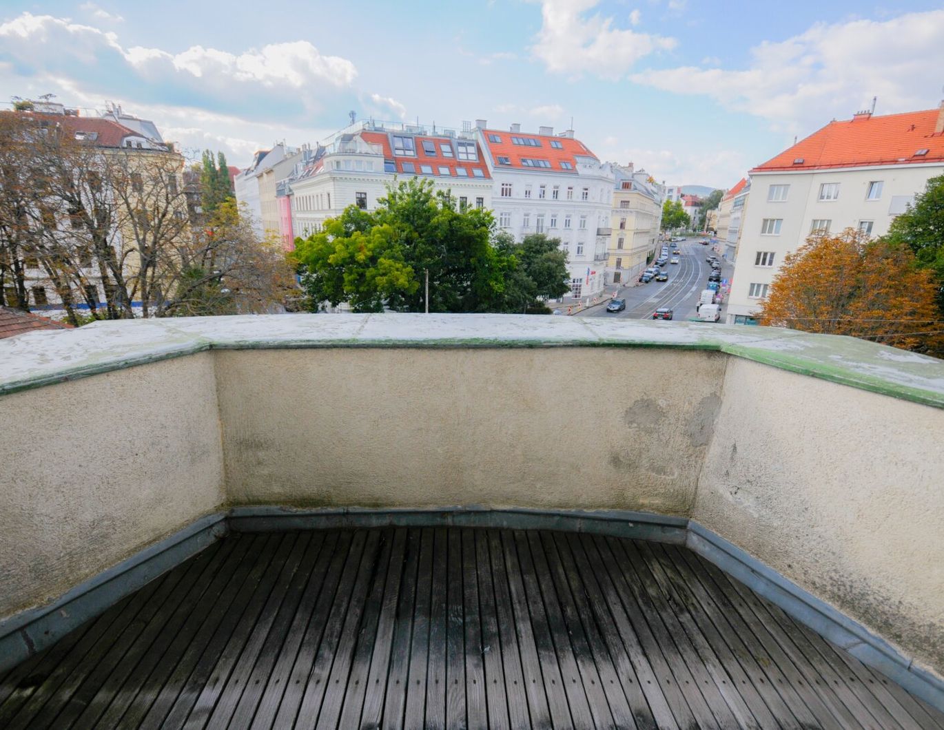 IHR SANIERUNGSPROJEKT - 3-ZIMMER-ALTBAUWOHNUNG MIT TERRASSE