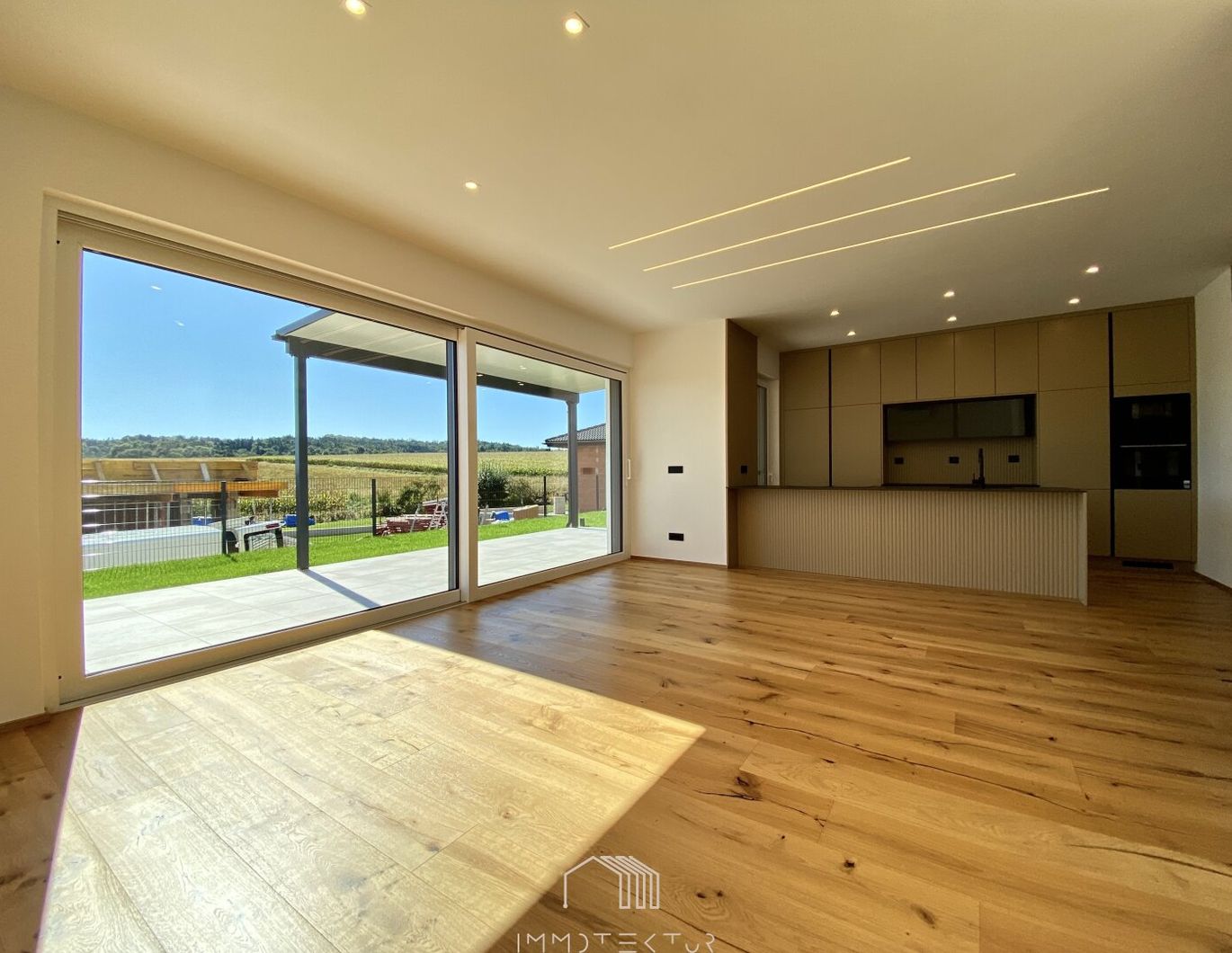 NIEDRIGE MONATLICHE KOSTEN: Geräumiges Einfamilienhaus mit hochwertiger Ausstattung - ERSTBEZUG