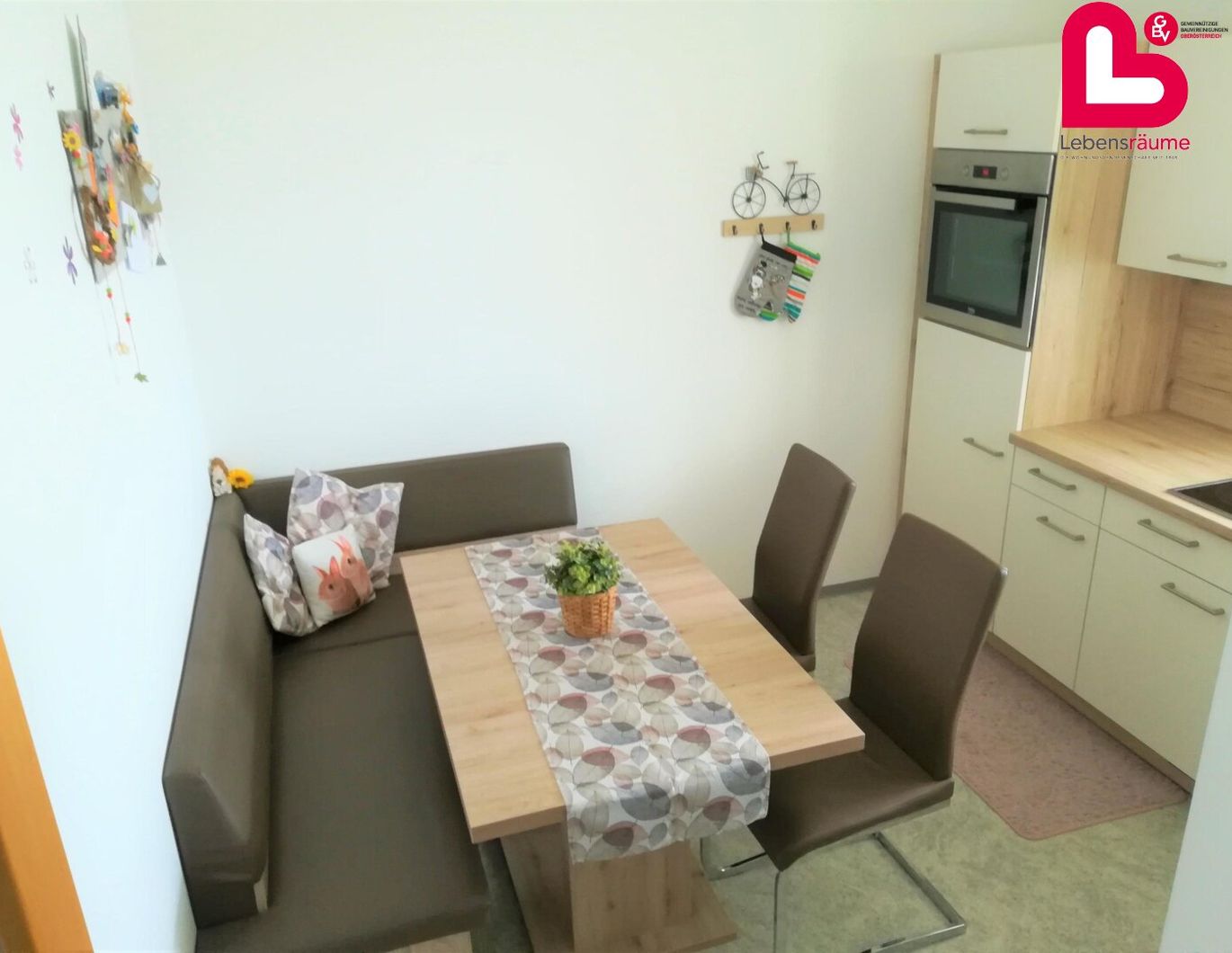 Nette 2-Zimmer Wohnung mit Loggia und Tiefgarage