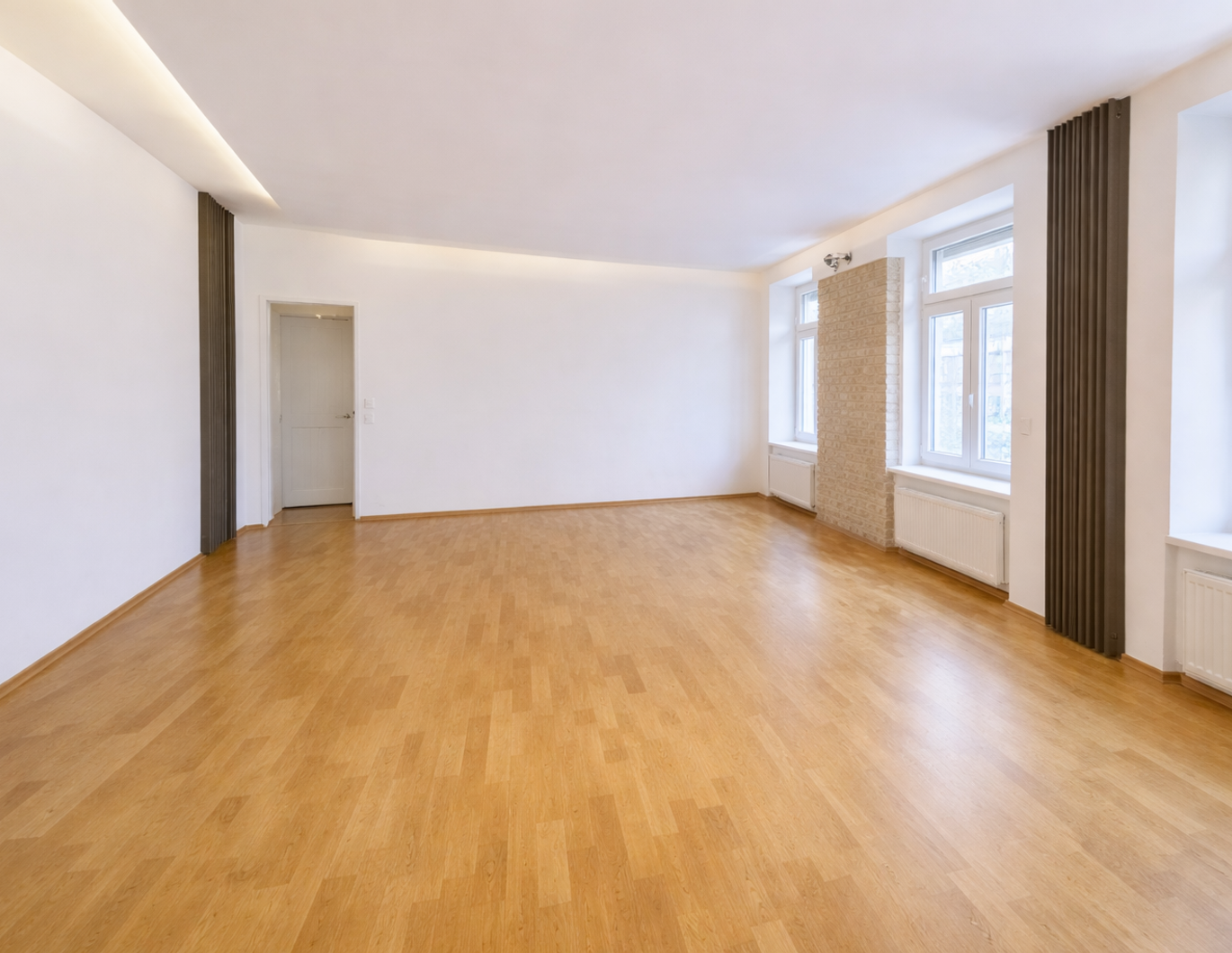 Stylisch sanierte Altbauwohnung mit Loggia