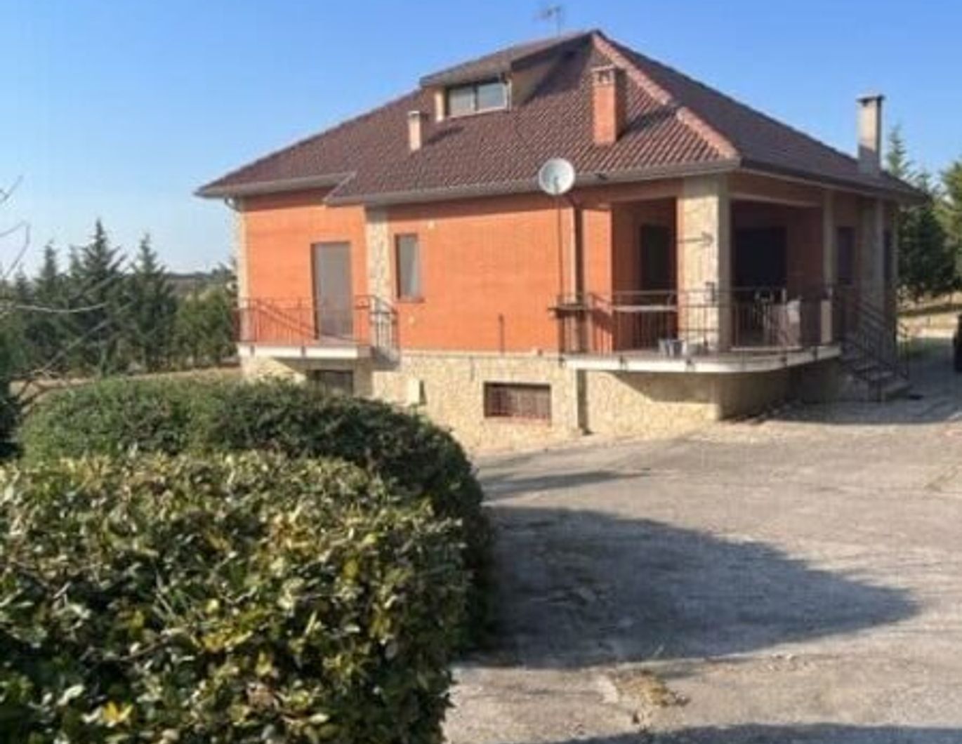 GROßES HAUS IN DER REGION BASILIKATA MIT ÜBER 1 HA GRUNDFLÄCHE