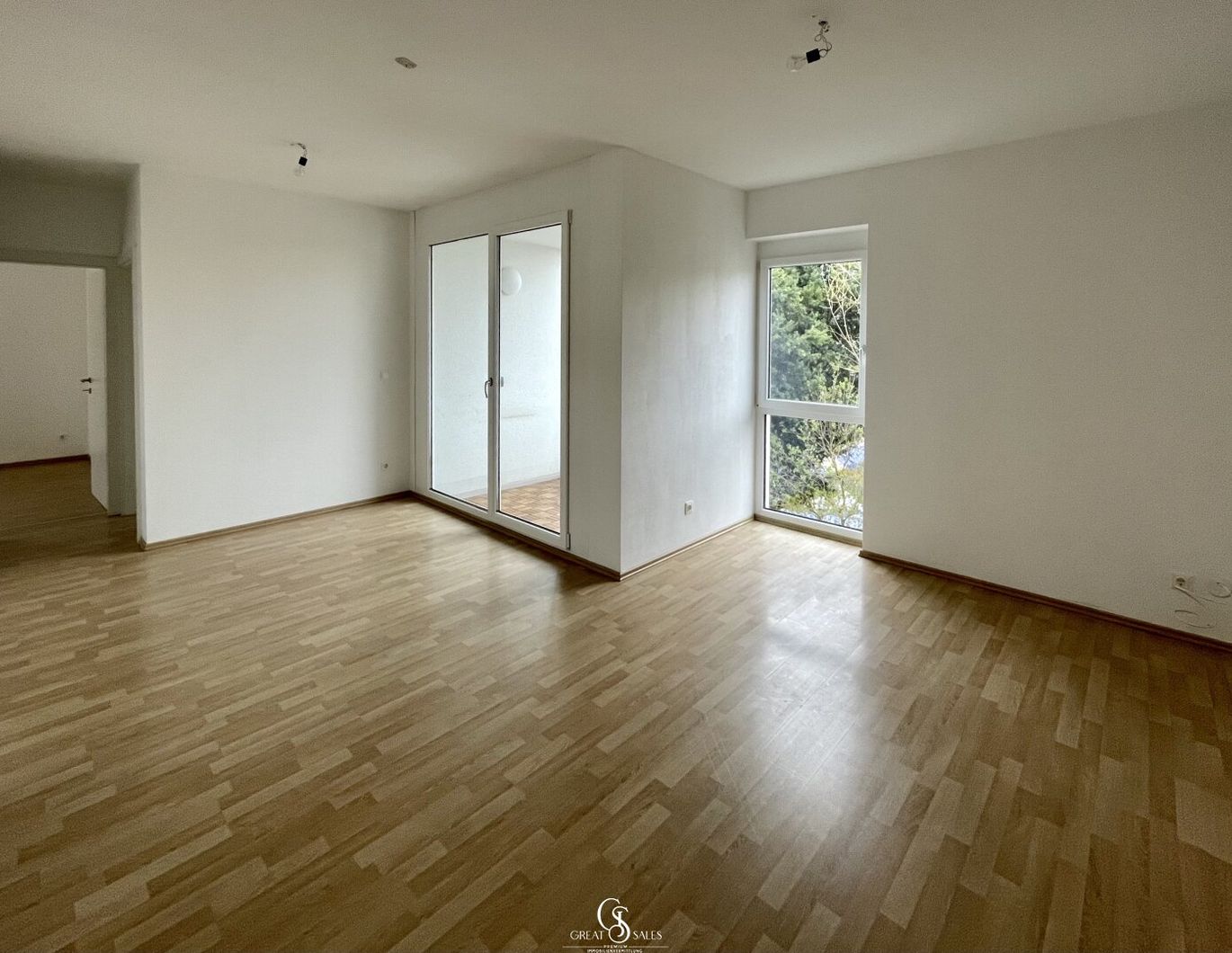 Perfekt aufgeteilt, top ausgestattet - Mietwohnung mit Loggia & Carport!