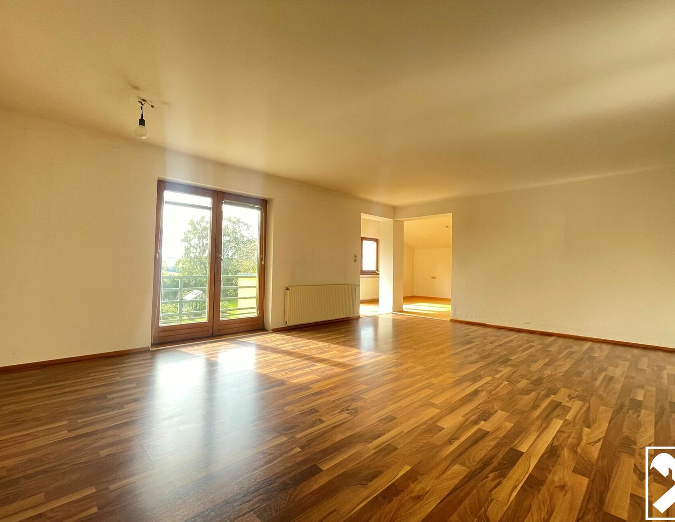 Großzügige Wohnung mit Wallersee-Blick