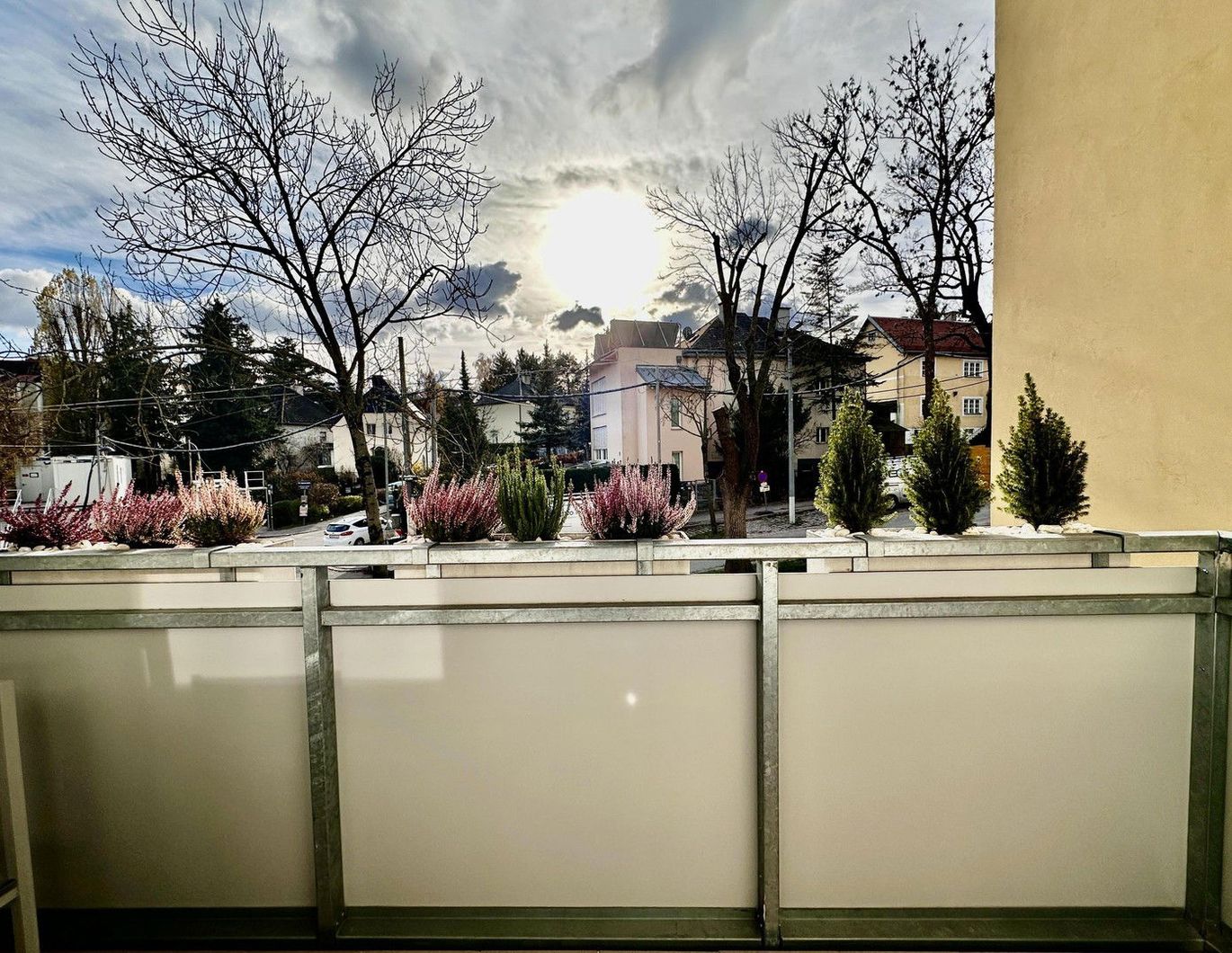 Sonnige und perfekt geschnittene3-Zimmer Eigentumswohnung mit Balkon