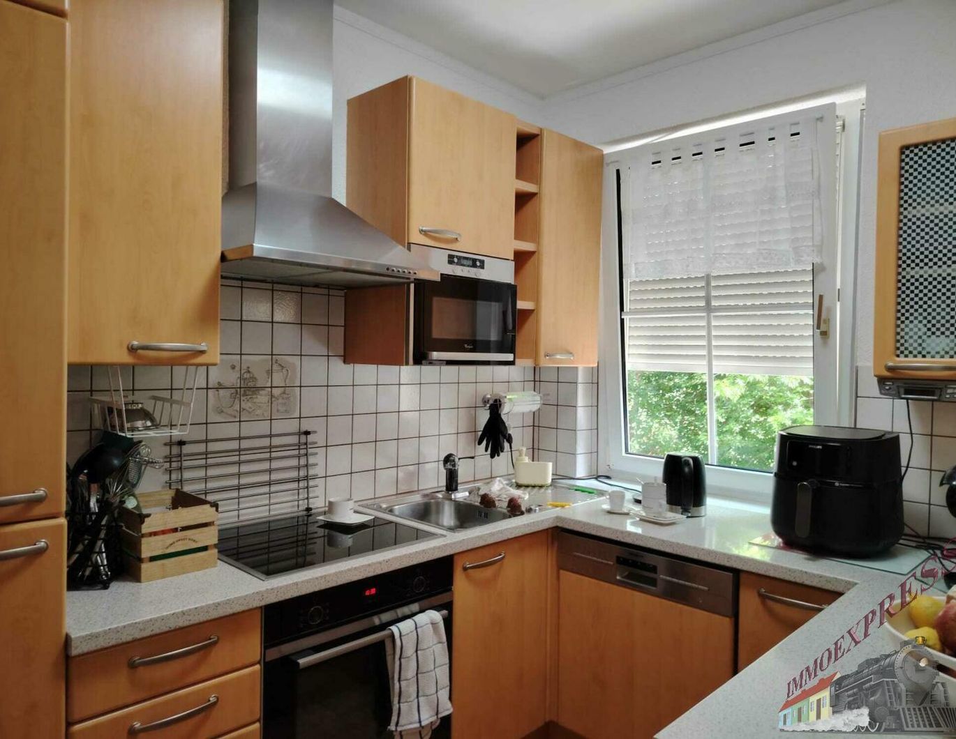 Koffer packen und einziehen! - sonnige 3 Zimmer-Wohnung mit 5m² Balkon und KFZ-Stellplatz wartet auf Sie!