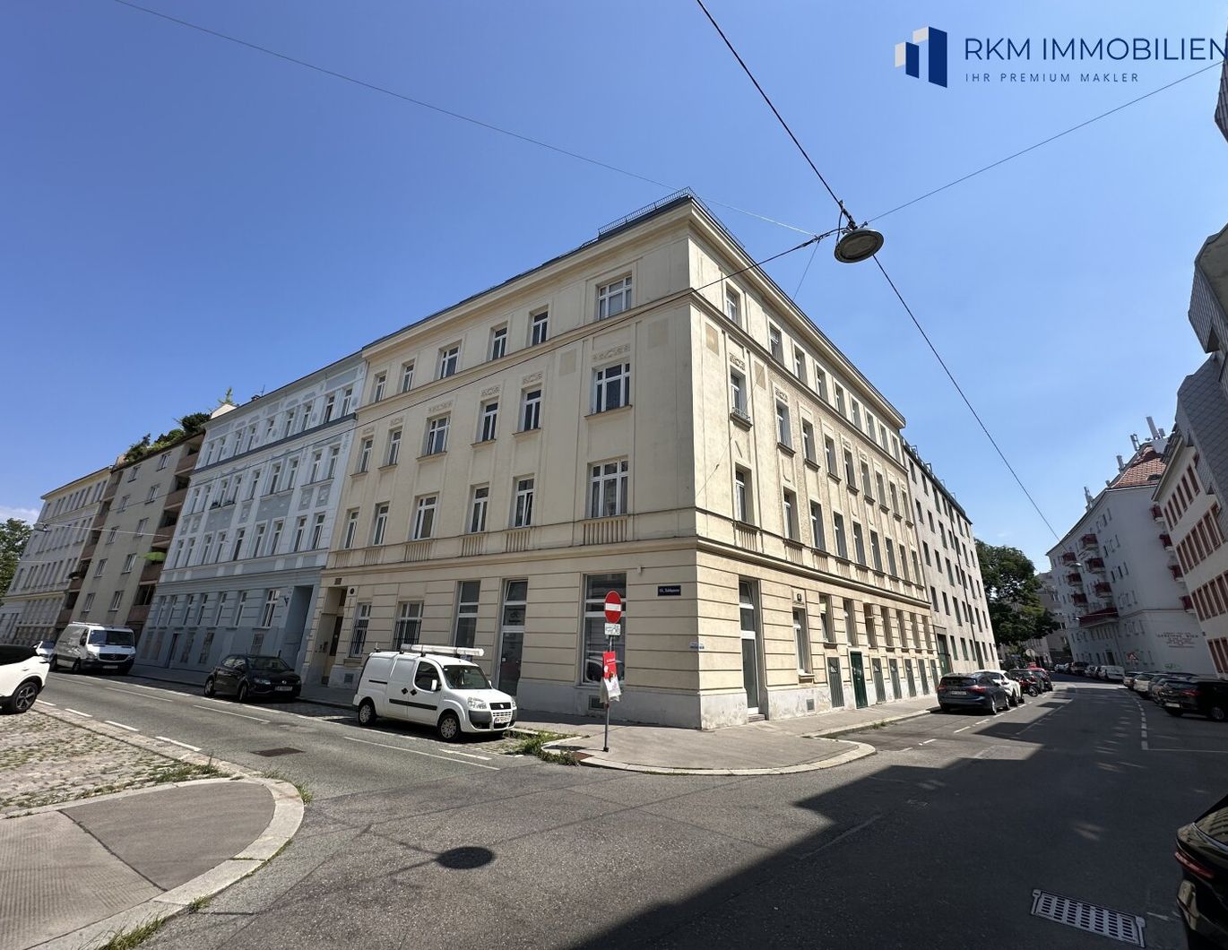 Exklusives Immobilienpaket: Vollsanierte Wohnung & Zweigeschossiges Nebengebäude im Herzen des 15. Bezirks