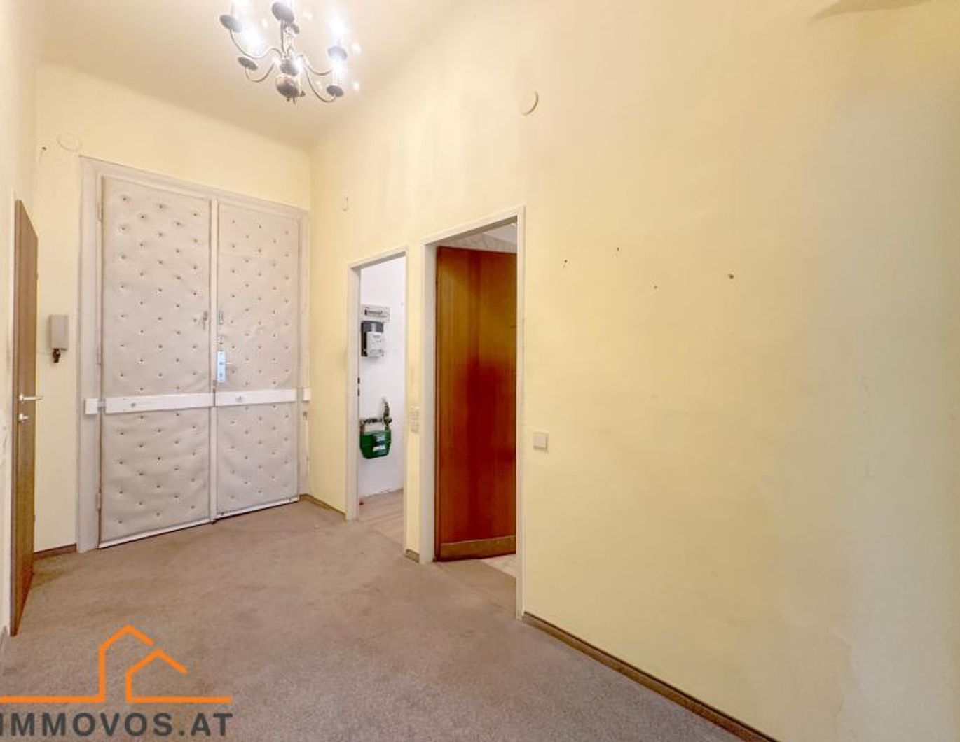 * 2 ALTBAU Wohnungen mit BALKON - Möglichkeit * zum Zusammenlegen als MAISONETTE *