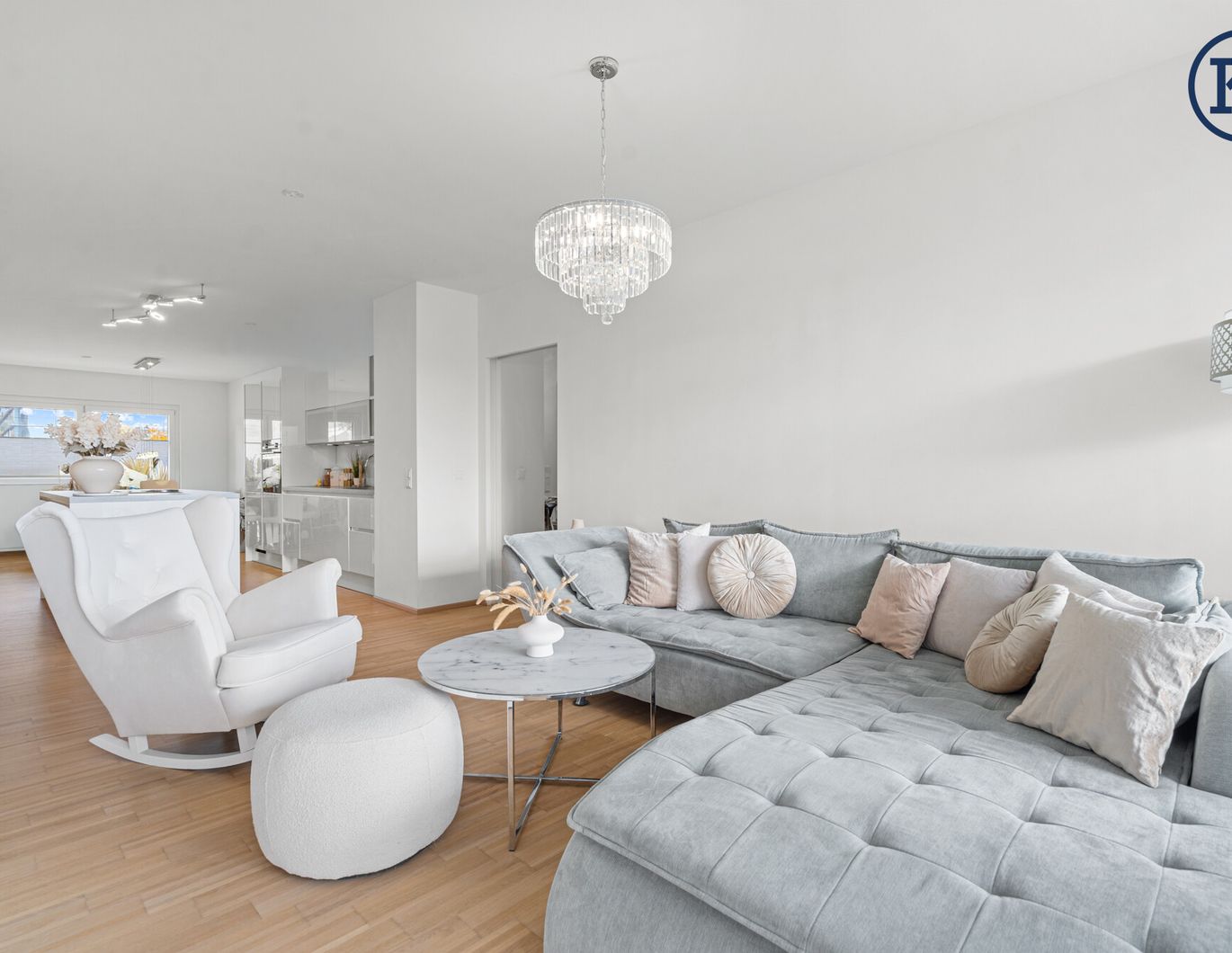 Lifestyle Pur: Wohnung mit Loggia nahe Donauzentrum, Alte Donau & UNO-City