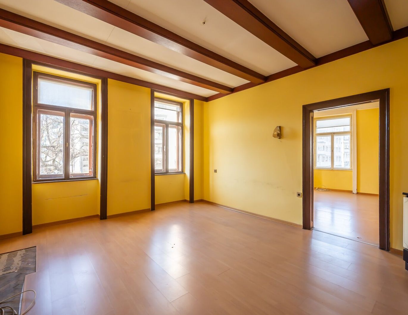 ++NEU++ Altbauklassiker: 3-Zimmer Wohnung mit großem Sanierungspotenzial