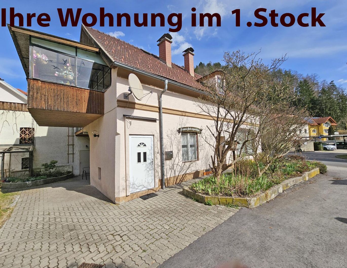 4 Zimmerwohnung mit Wintergarten, Kfz Parkplatz und Sitzgarten