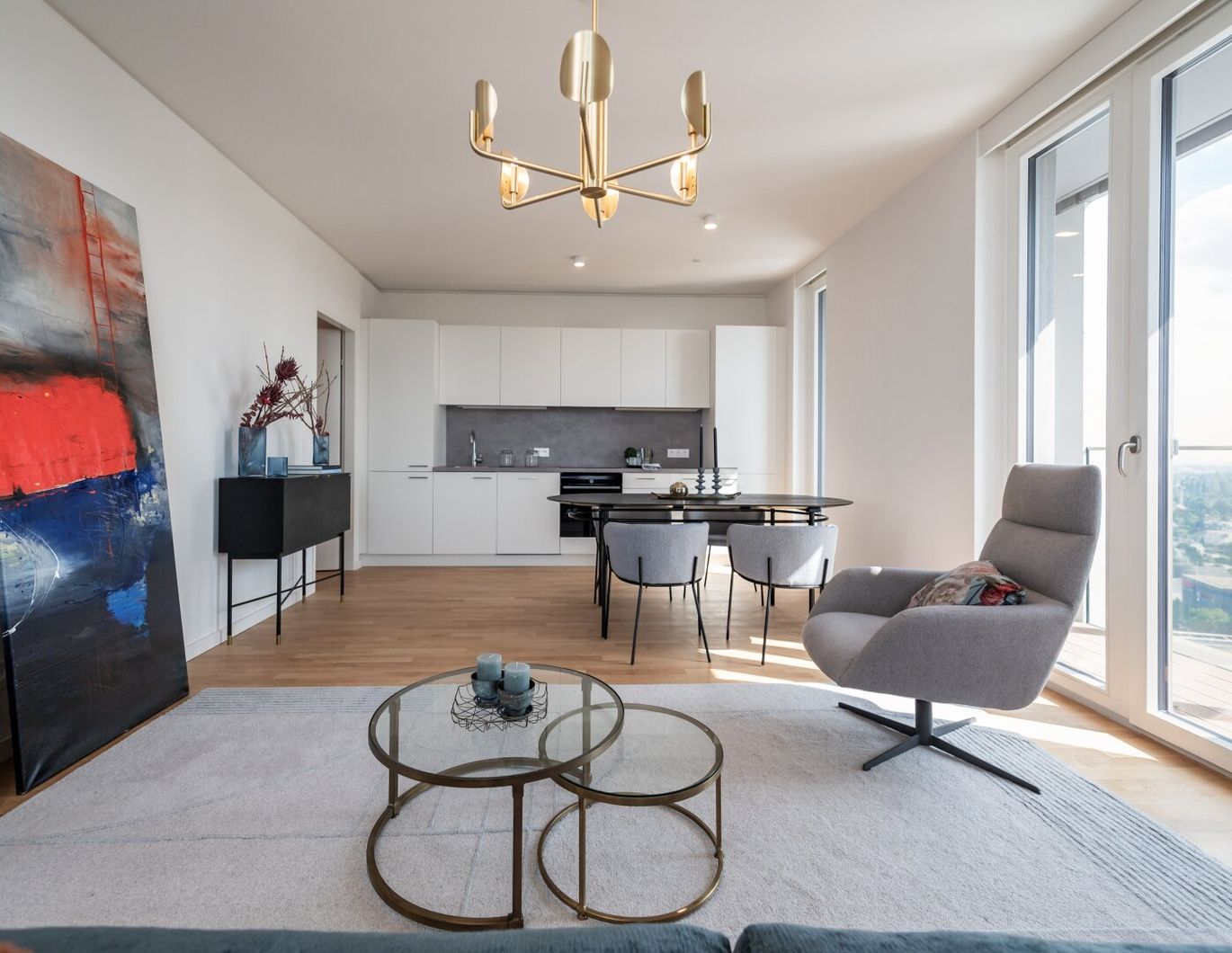 Großzügige 4-Zi.-Wohnung mit Loggia & Rooftop Fitness