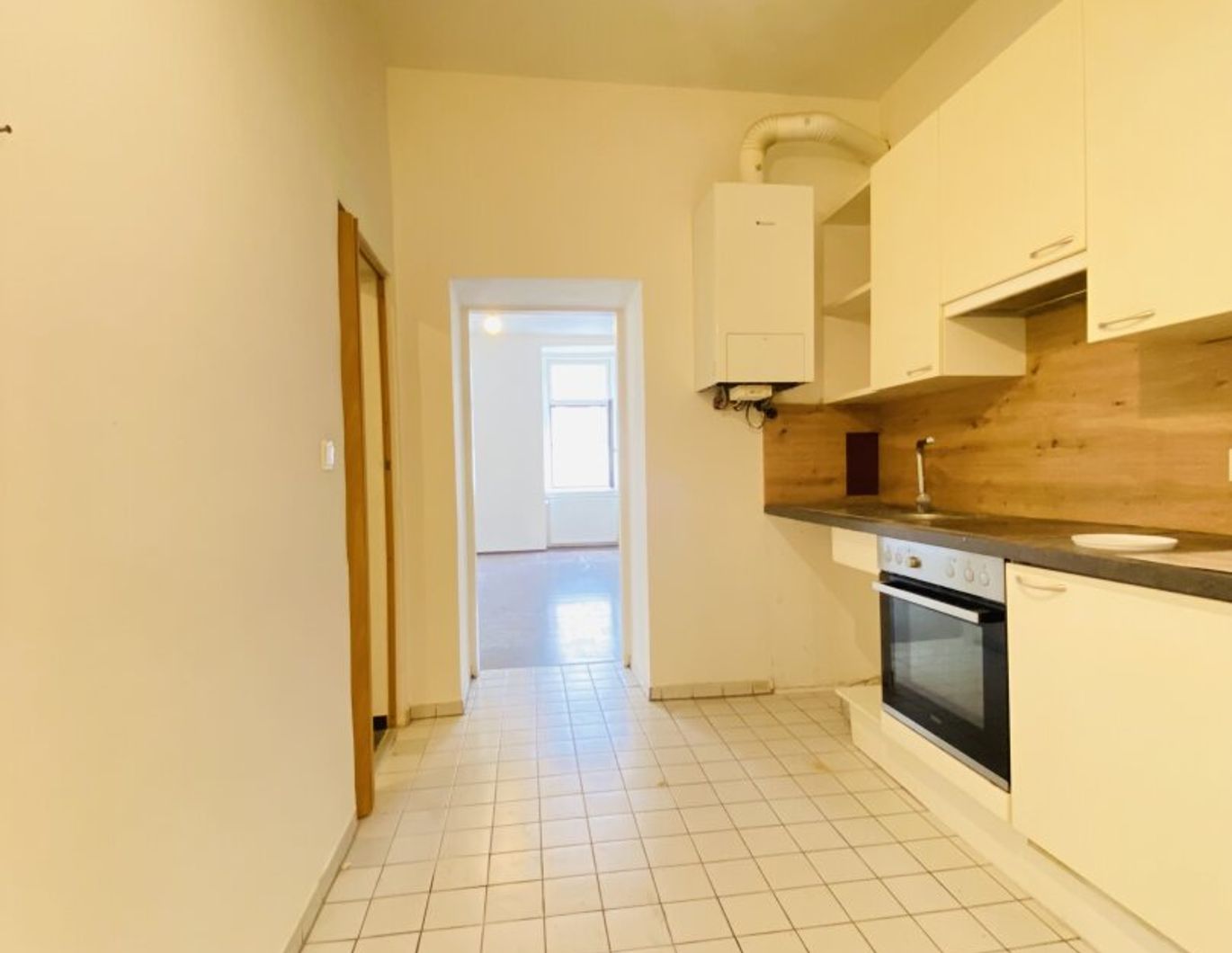 Sanierte 1,5-Zimmer-Altbauwohnung in Toplage von Favoriten