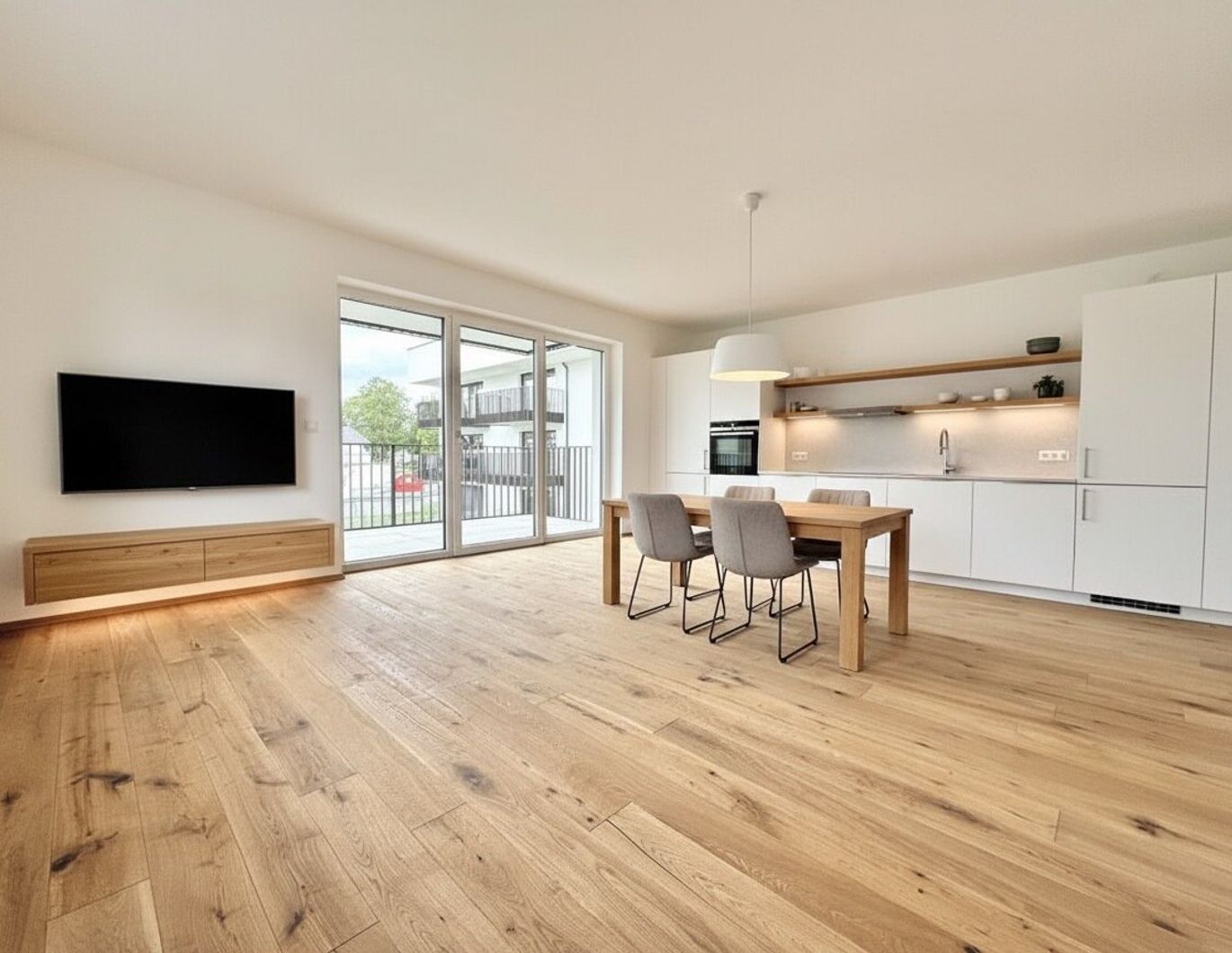 Erstbezug! 3-Zimmer Wohnung mit Balkon!