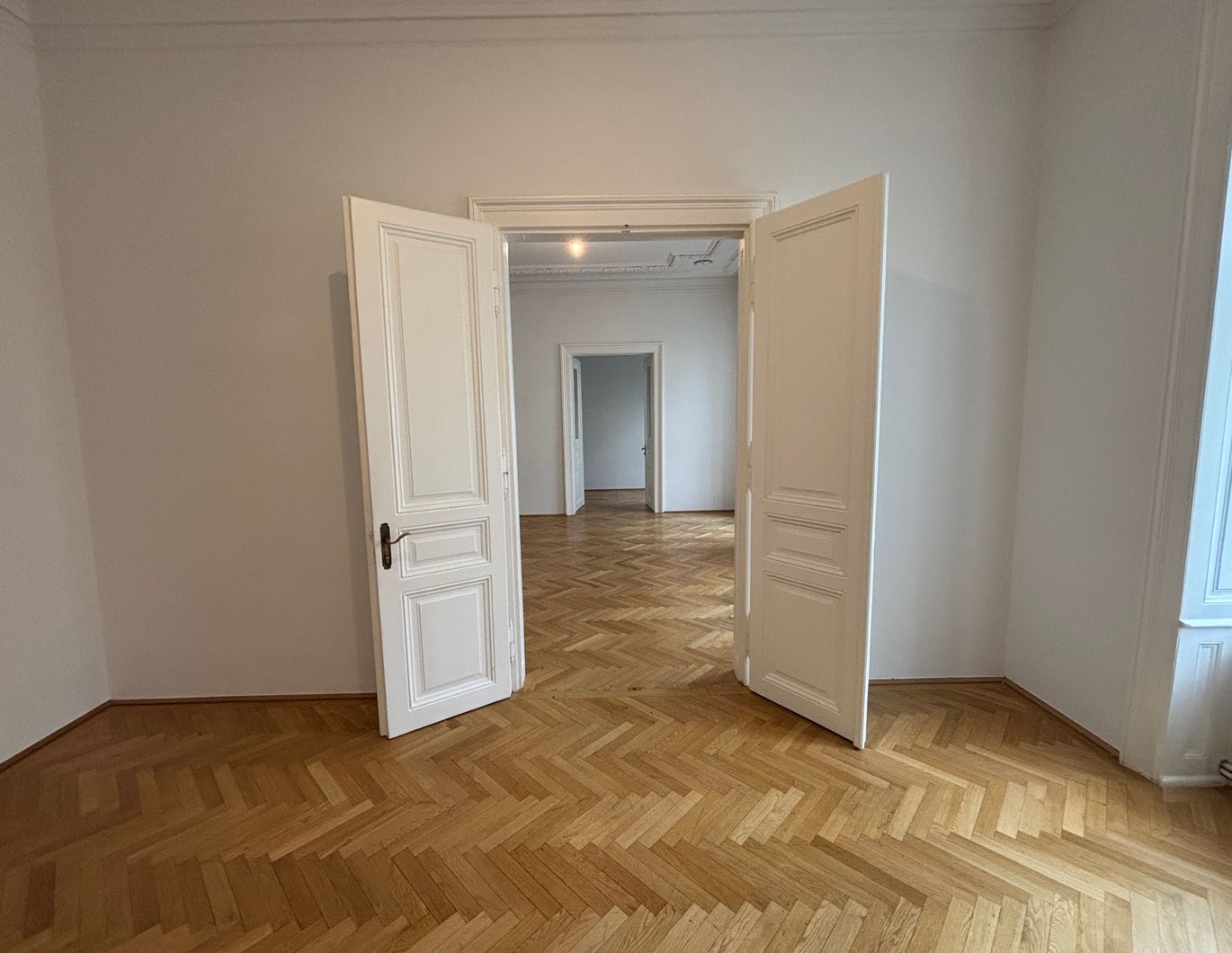 7 Zimmer Nähe Schottentor!