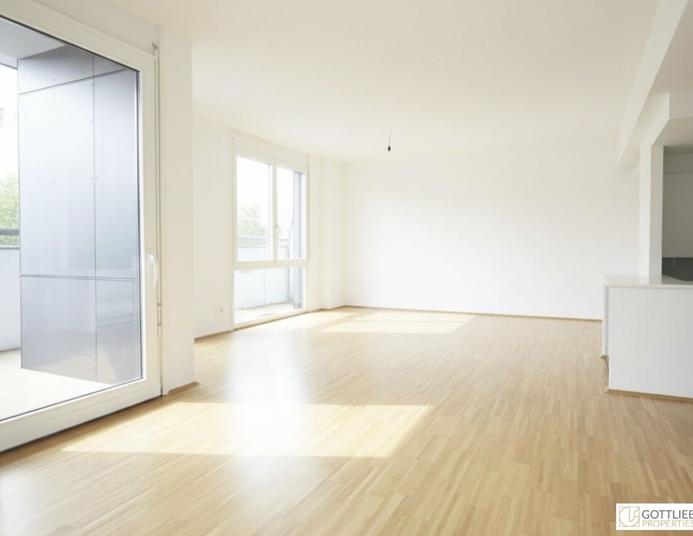 Bestlage nahe Börse! Unbefristete 3-Zimmer-Dachgeschoss-Wohnung mit Terrasse beim Börsepark