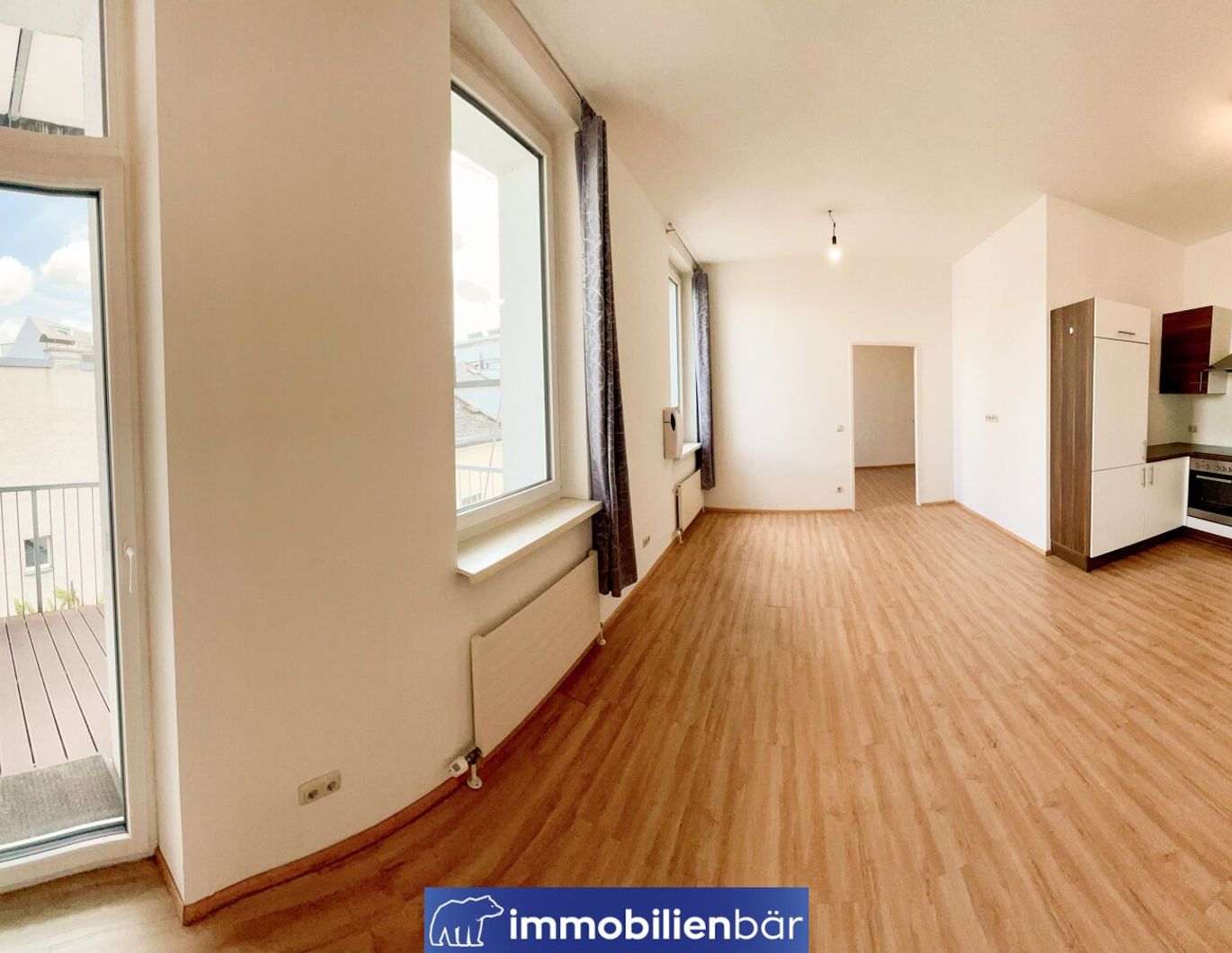 Sonnige Wohnung mit Balkon in zentraler Lage - 