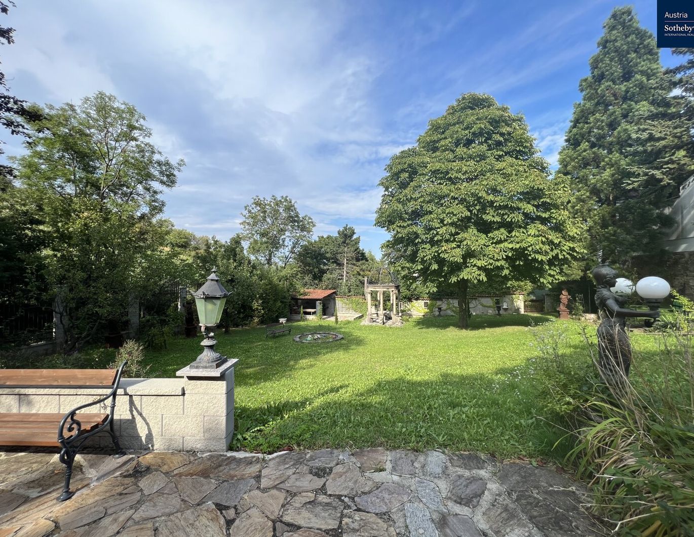 Baubewilligtes Villenprojekt mit Pool und Blick auf die Weinberge im Kahlenbergerdorf im 19. Bezirk