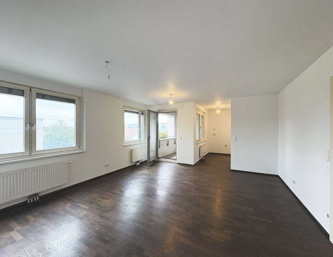 FINANZIERUNGSBEITRAG -  Großzügige 3-Zimmer-Wohnung mit Loggia!