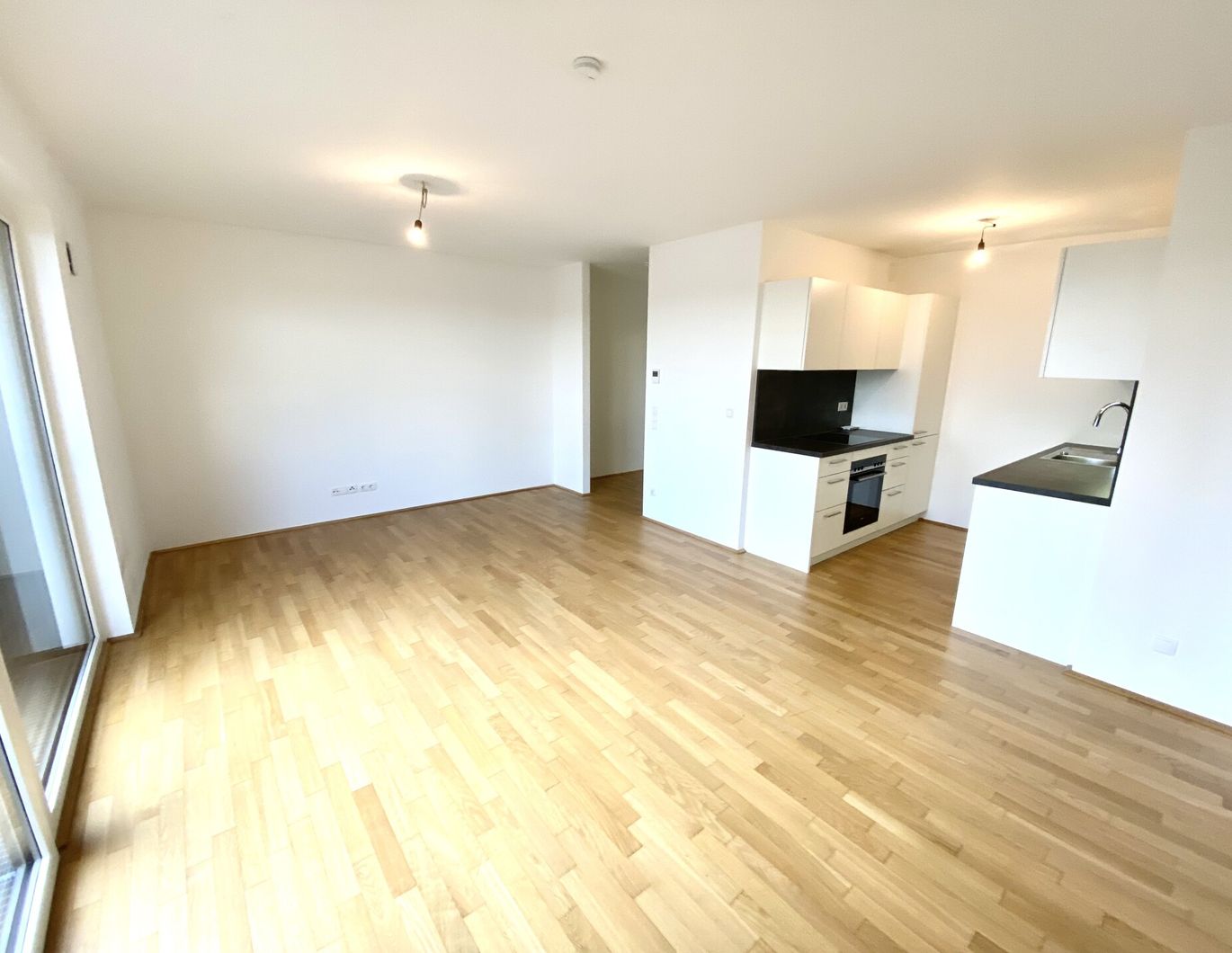 5 IN 22 - Zwei-Zimmer-Wohnung mit Balkon samt Gym & Sauna in U2 Nähe - Miete 1220 Wien