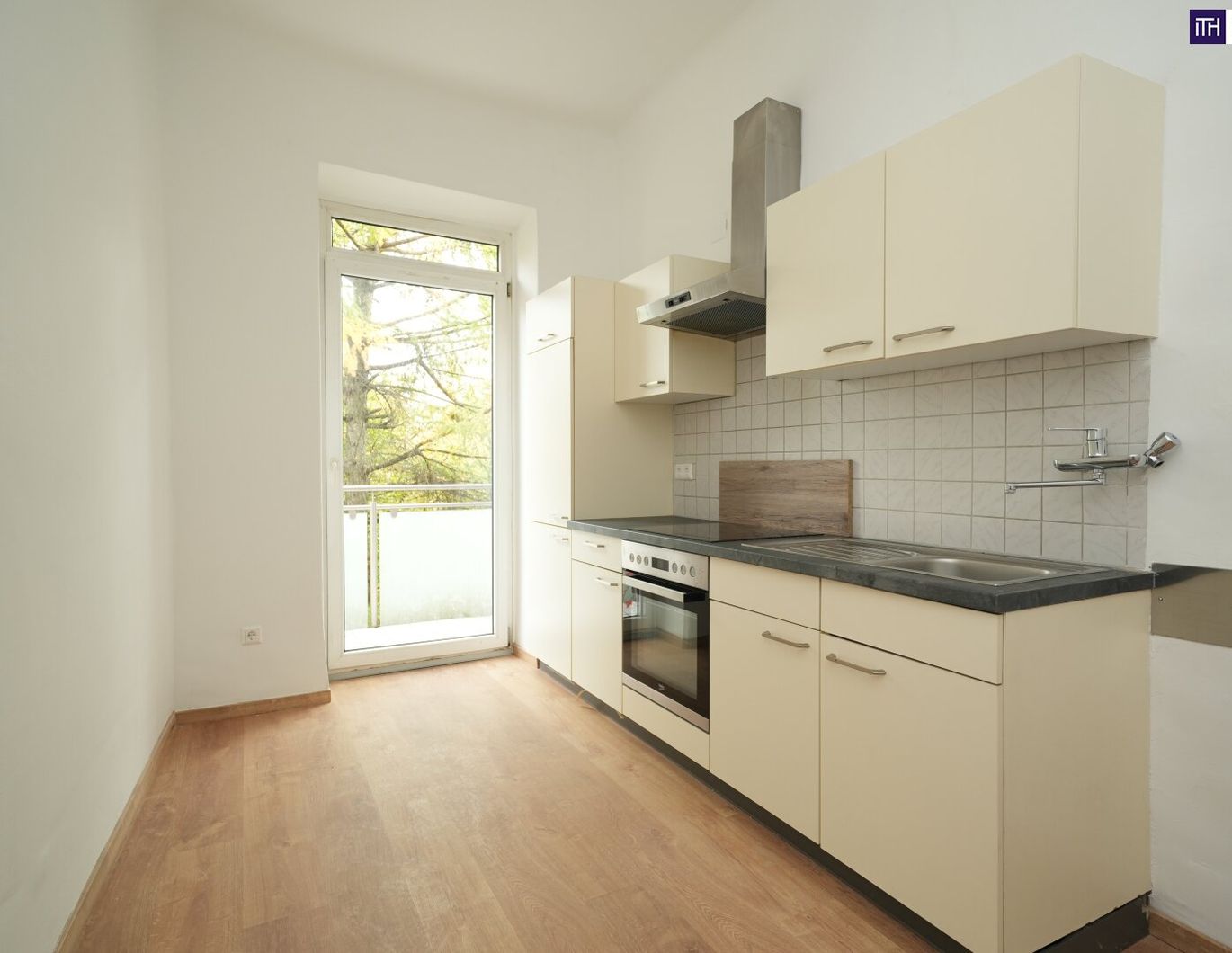 SENSATIONSPREIS! JETZT BESICHTIGEN! ZWISCHEN HAUPTBAHNHOF UND CITYPARK! GLEICH ANFRAGEN UND BESICHTIGUNGSTERMIN FIXIEREN!