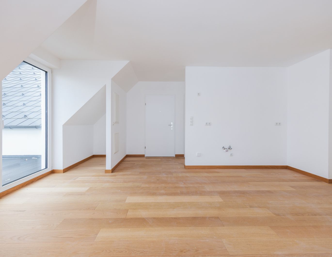 Neu ausgebaute Dachgeschosswohnungen - Nahe Hugo-Wolf Park