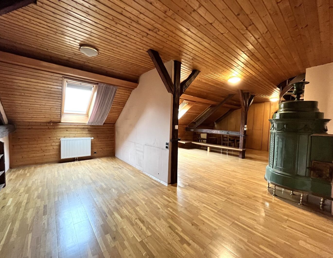 Graz-Zentrum: Schnäppchenpreis - Wohnung mit ausbaufähigem Rohdachboden in Traumlage!