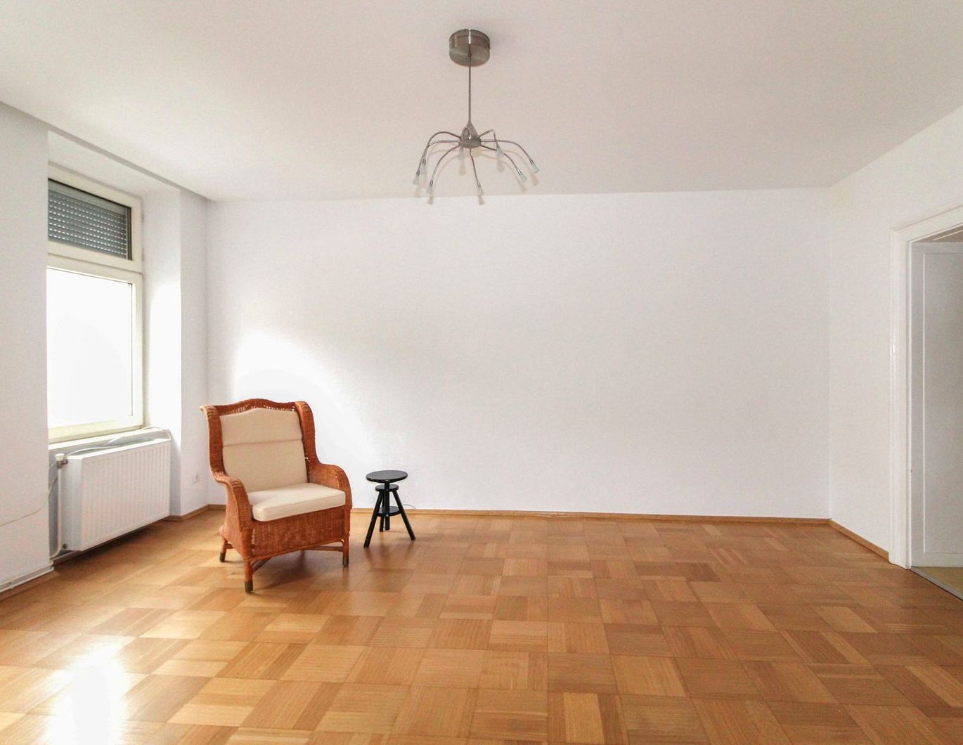 Helle Wohnung im 1.Stock mit 2 Badezimmern und eigenem Gartenteil im Erdgeschoss