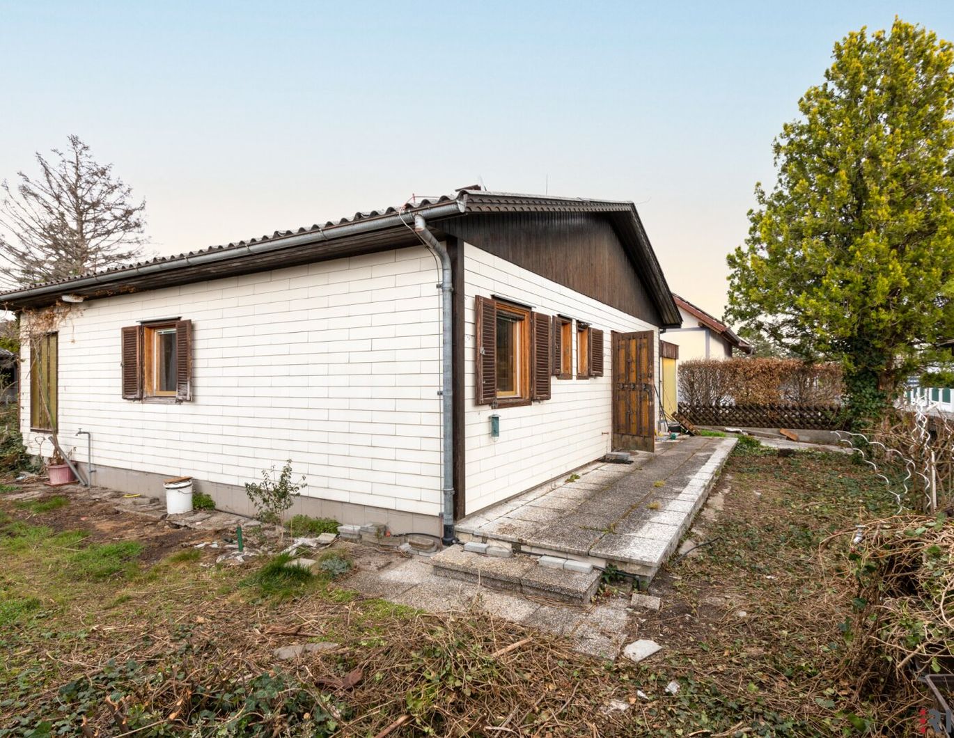 ENTZÜCKENDES WEEKENDHAUS ODER BAUGRUND II SANIERUNGSBEDÜRFTIG II VIEL POTENZIAL II SCHÖNER GARTEN II GARAGE II RUHIGE SIEDLUNGSLAGE II NÄHE FELIXDORF