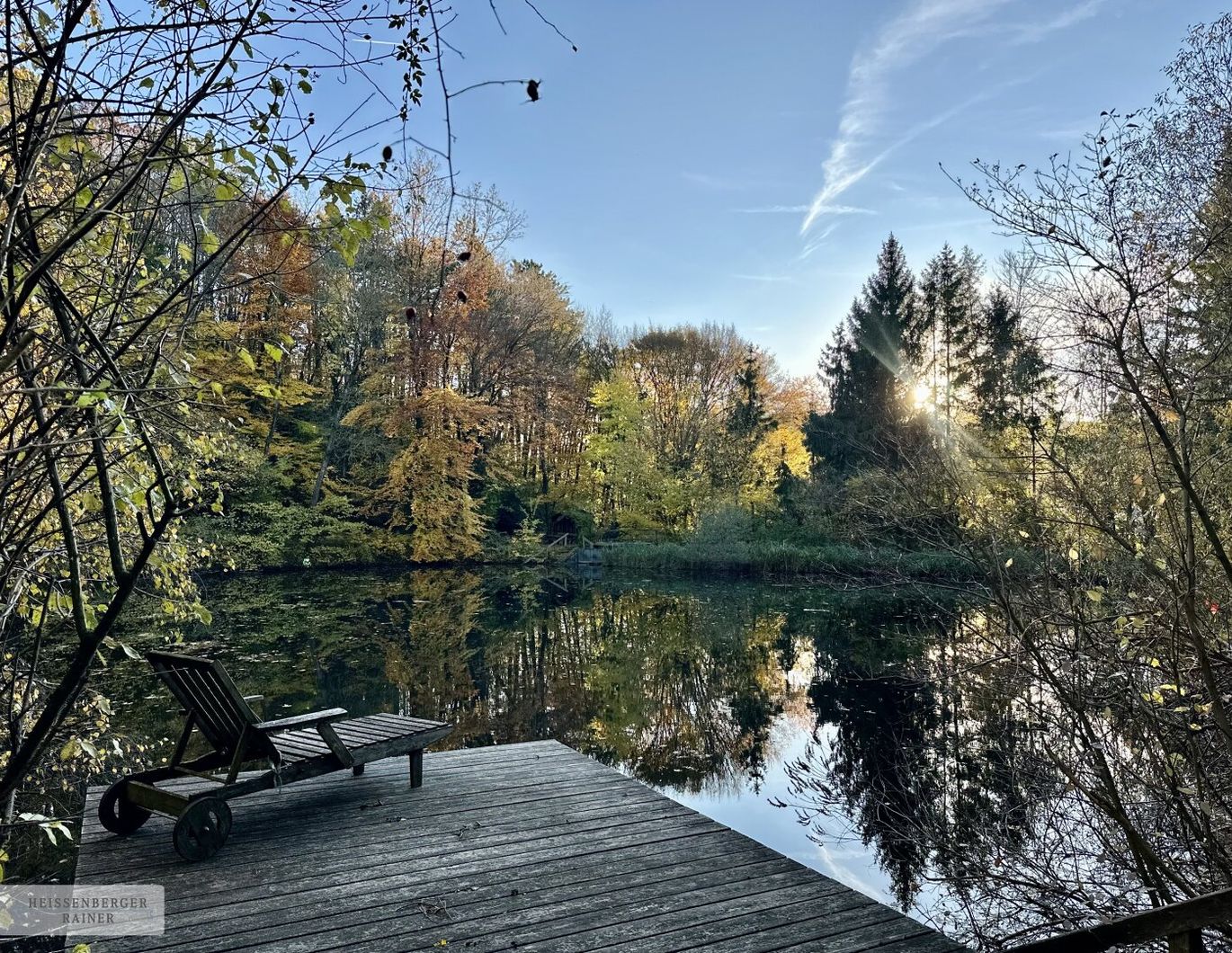 EIN PRIVATES PARADIES ZU JEDER JAHRESZEIT /// HISTORISCHES LANDHAUS MIT PARK, WALD, BACH UND BADESEE