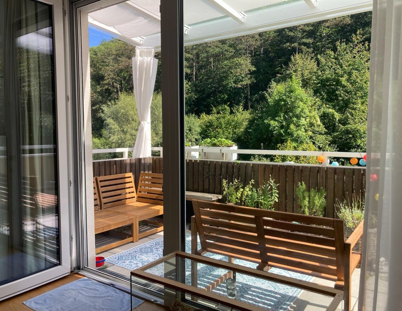 TRAUMHAFTE 4 ZIMMER WOHNUNG MIT BALKON UND GARAGENPLATZ