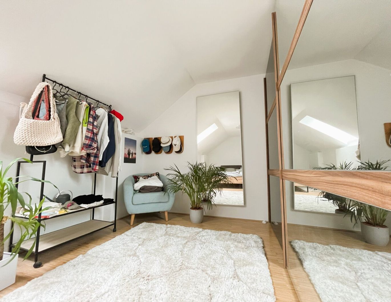 2-Zimmer-Dachgeschosswohnung mit Schlossbergblick