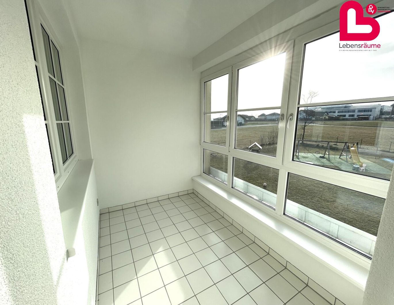 Sanierte 3-Zimmer Wohnung mit Parkplatz und Loggia