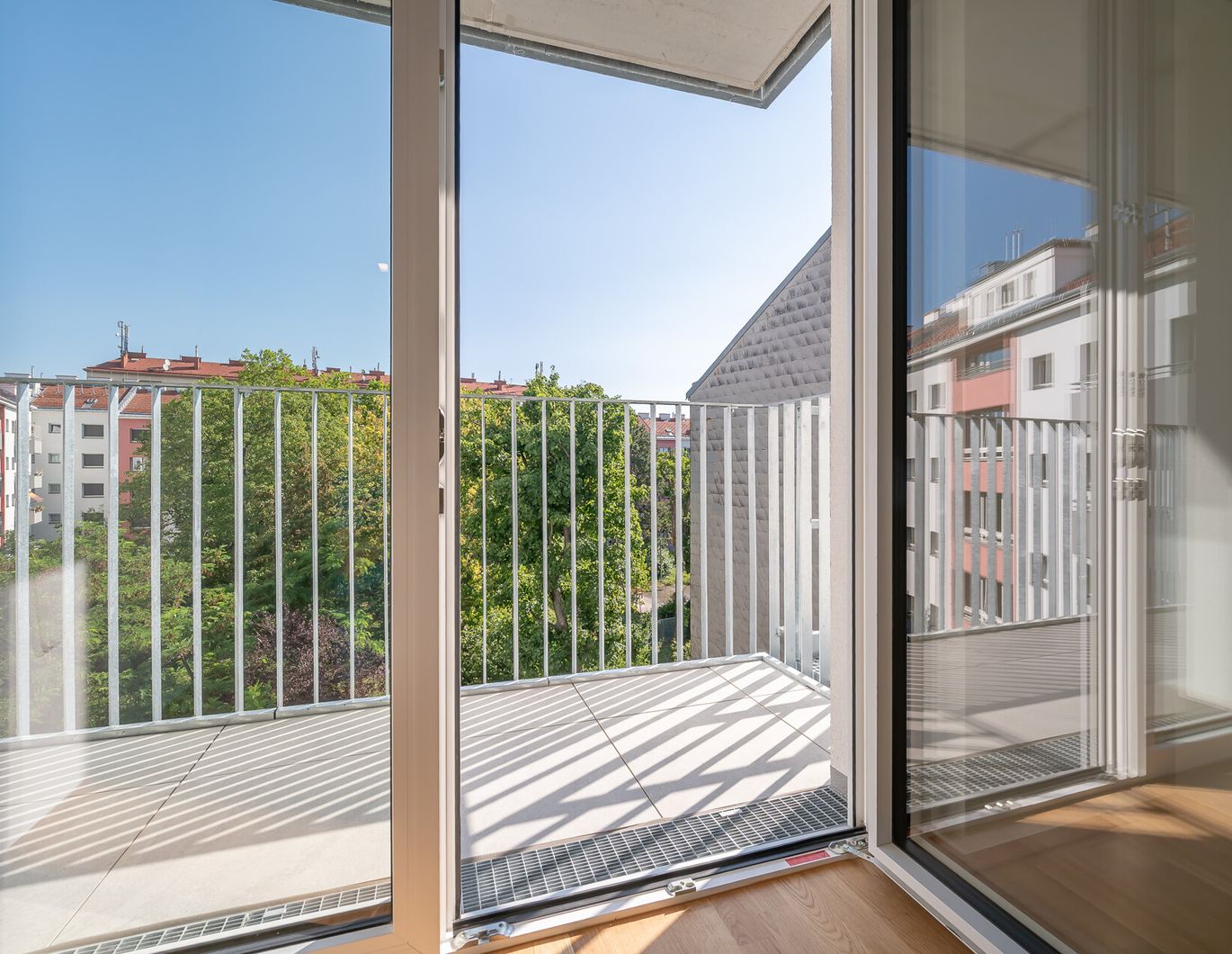 Erstbezug. Sofort verfügbar: Hochwertige Drei-Zimmer-Wohnung mit Balkon - zu mieten in 1170 Wien