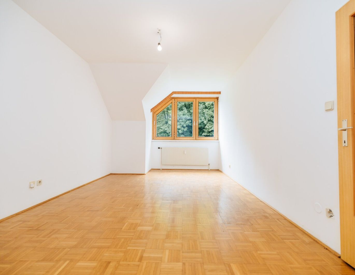 CHARMANTE WOHNUNG I GUTER SCHNITT I HELL I AB SOFORT VERFÜGBAR I PROJEKT WOHNEN I
