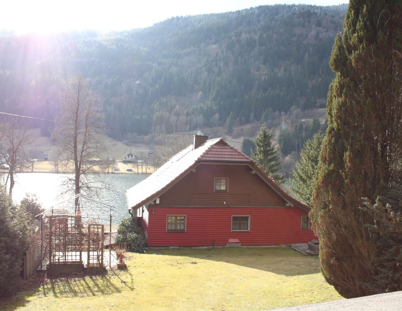 Großzügige Liegenschaft am Afritzer See - mit Apartment, privatem Seezugang und Panoramablick