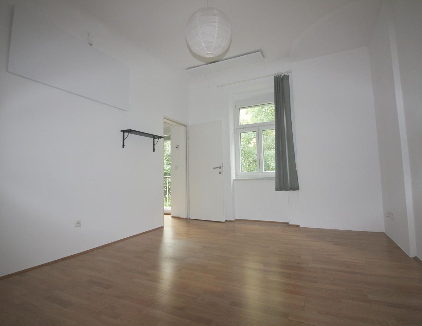 ZENTRALE GARCONNIERE MIT BALKON!